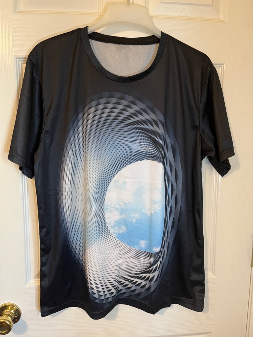 Men's Black Short-Sleeve Graphic Performance Tee with Sky Motif